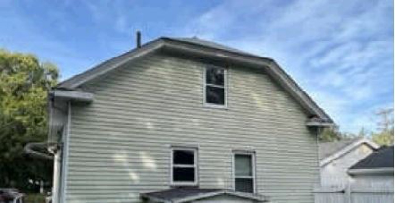 Foreclosure Trustee - Reported Vacant, 386 Thacher St, Attleboro, MA 2703