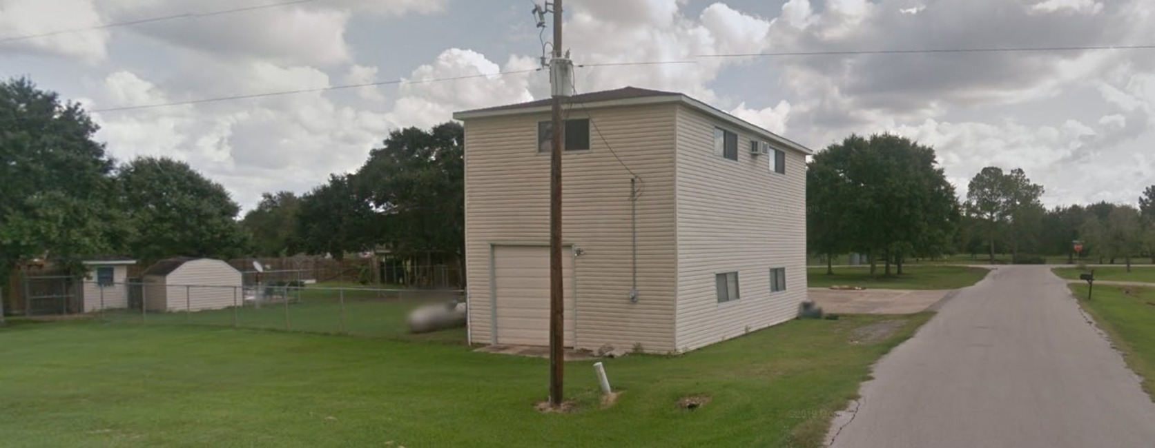 Bank Owned, 9804 Ironwood Ln, Richmond, TX 77469