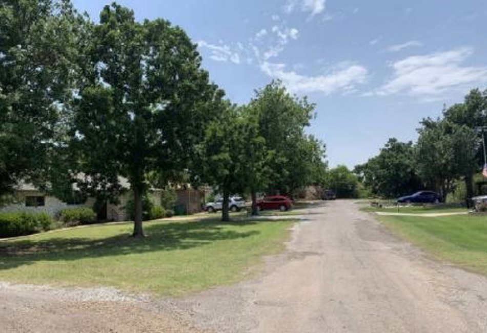 Foreclosure Trustee - Reported Vacant, 1405 A St, Snyder, OK 73566