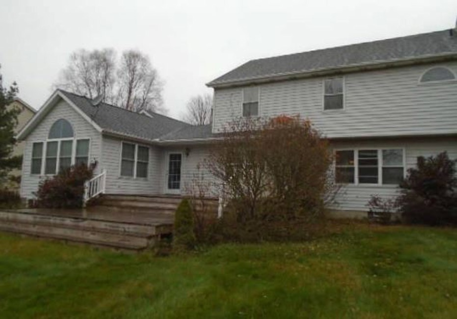 2nd Chance Foreclosure - Reported Vacant, 8155 Hidden Glen Ave Ne, Canton, OH 44721