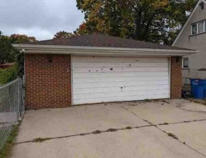 2nd Chance Foreclosure - Reported Vacant, 12969 Geoffry Drive, Warren, MI 48088