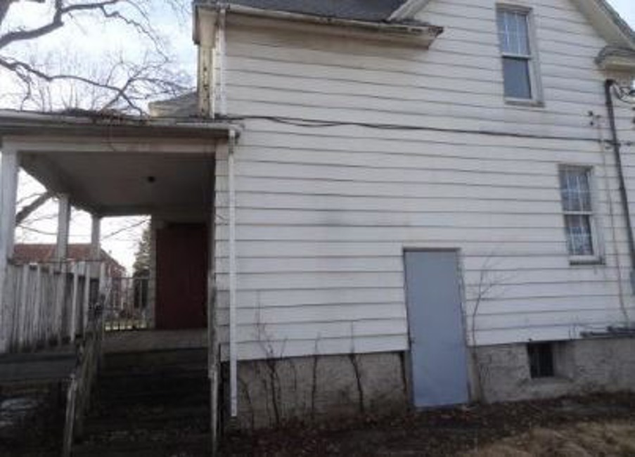 2nd Chance Foreclosure - Reported Vacant, 1516 S 5TH St, Rockford, IL 61104