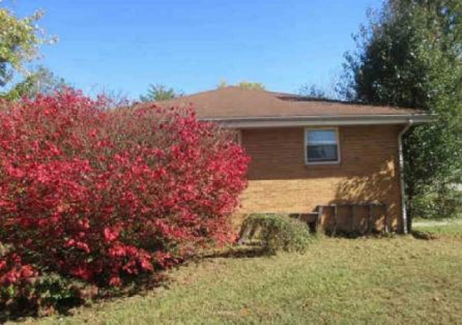 Foreclosure Trustee - Reported Vacant, 701 N Chamberlain Ave, Rockwood, TN 37854