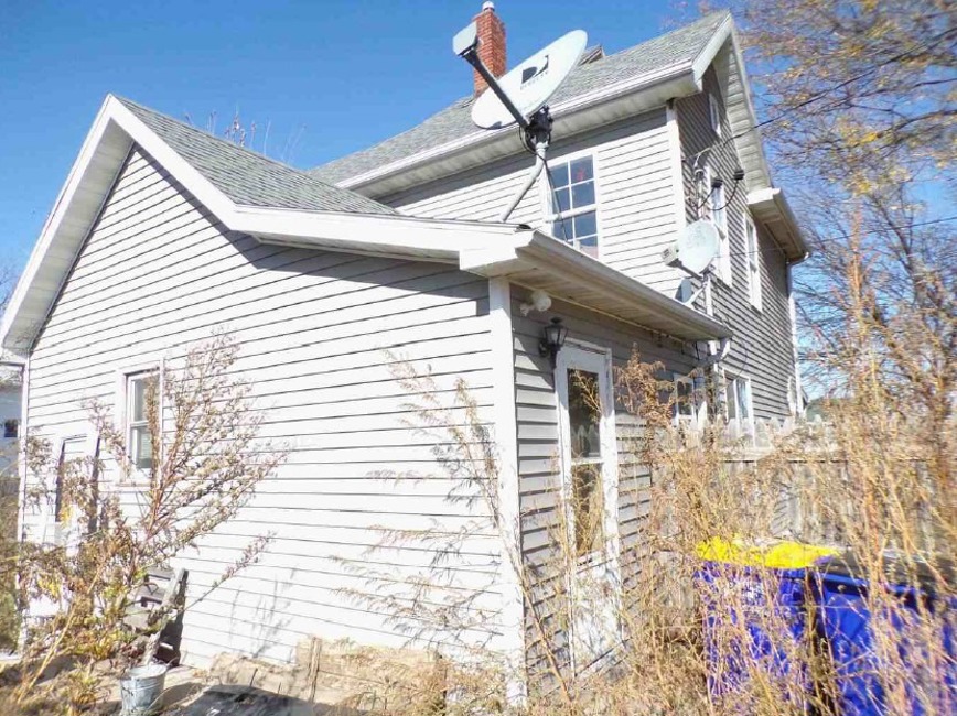 2nd Chance Foreclosure - Reported Vacant, 411 E Jayne St, Lone Tree, IA 52755