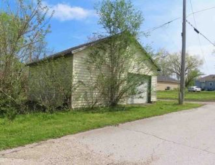 Foreclosure Trustee, 110 W Lead St, Carterville, MO 64835