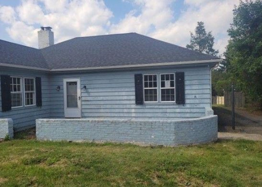 2nd Chance Foreclosure - Reported Vacant, 2047 Old Philadelphia Pike, Lancaster, PA 17602