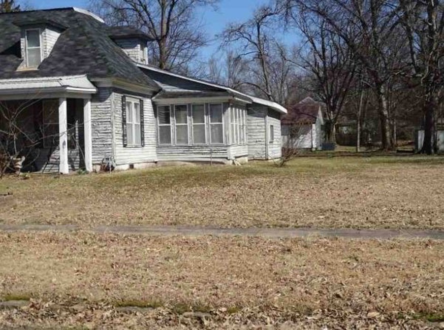 2nd Chance Foreclosure - Reported Vacant, 302 S Oak St, Sallisaw, OK 74955