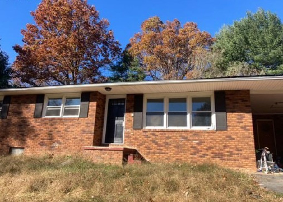 2nd Chance Foreclosure - Reported Vacant, 101 Sapphire Drive, Elizabethton, TN 37643