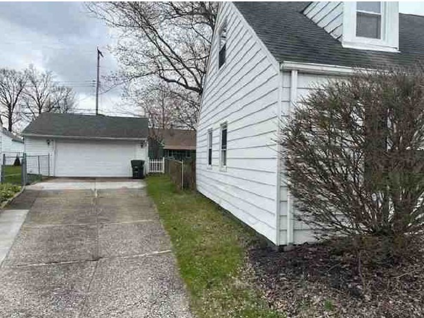 2nd Chance Foreclosure - Reported Vacant, 23316 Roger Dr, Euclid, OH 44123