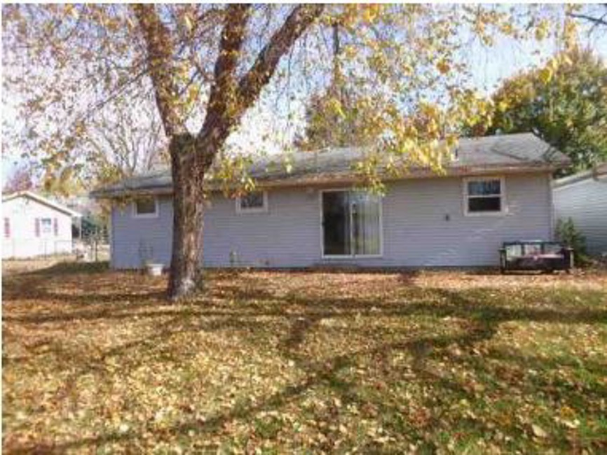 2nd Chance Foreclosure - Reported Vacant, 1013 S Collins St, Manito, IL 61546