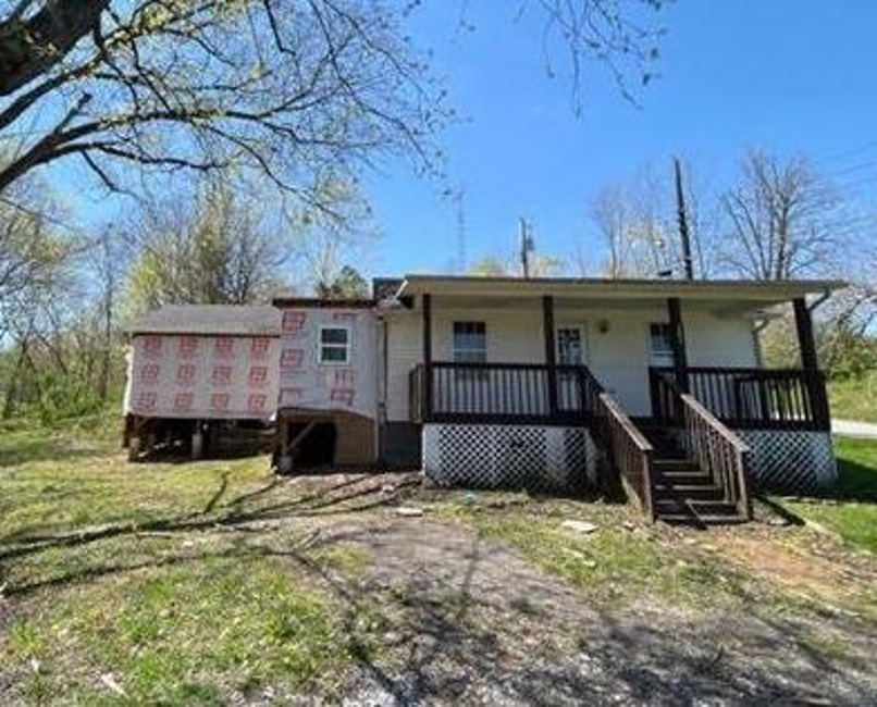 2nd Chance Foreclosure - Reported Vacant, 301 Morgantown Street, Caneyville, KY 42721
