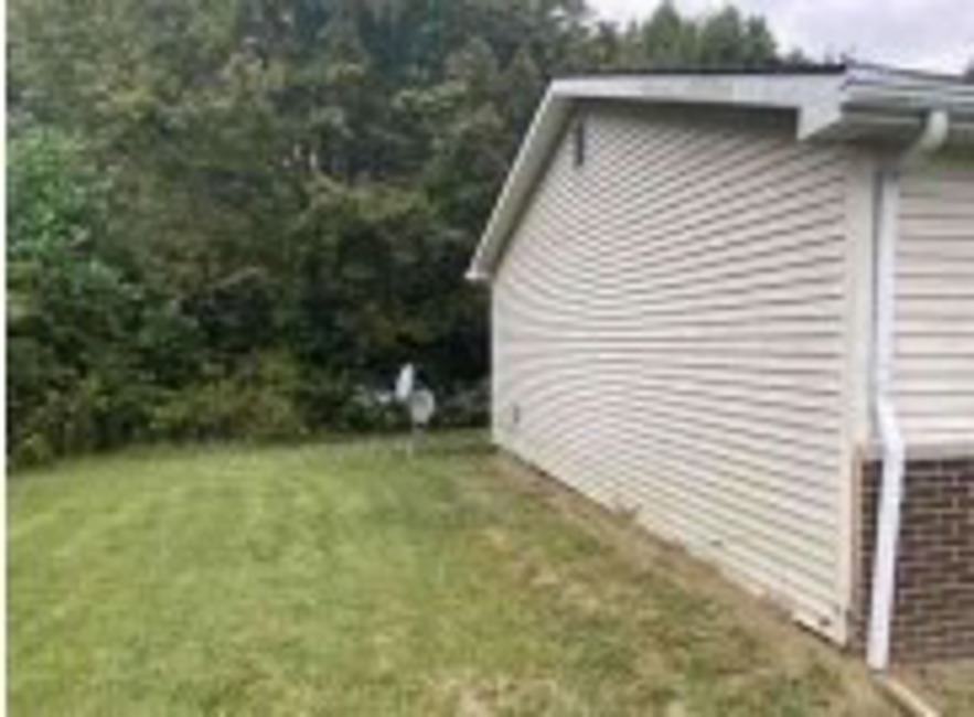 2nd Chance Foreclosure - Reported Vacant, 9012 West County Road 1400 S, Westport, IN 47283