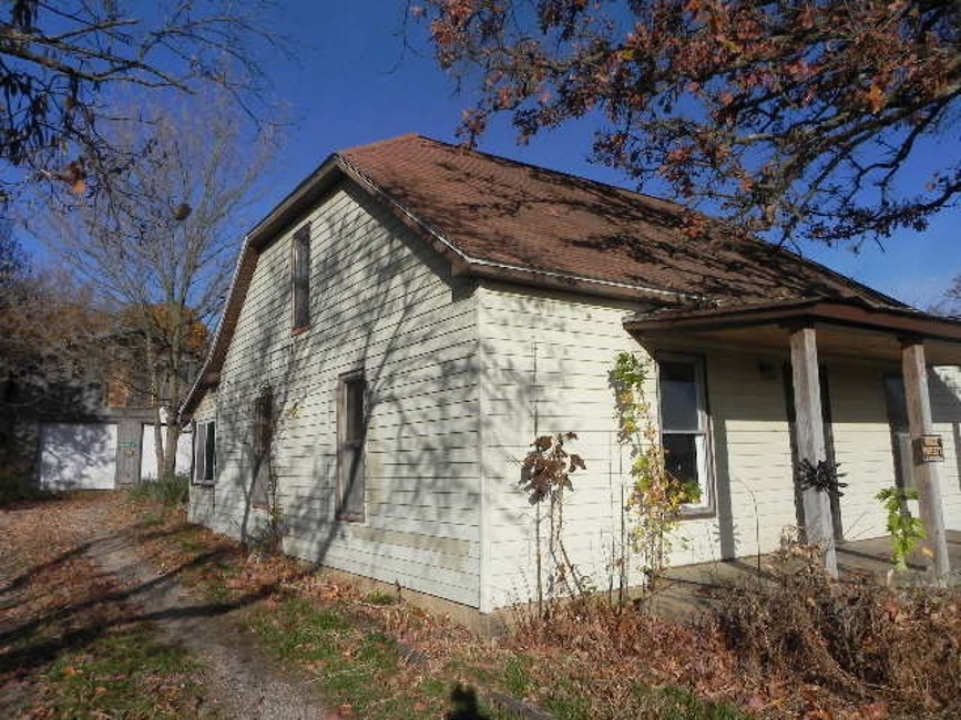 Bank Owned, 710 Hickory St, Barnett, MO 65011