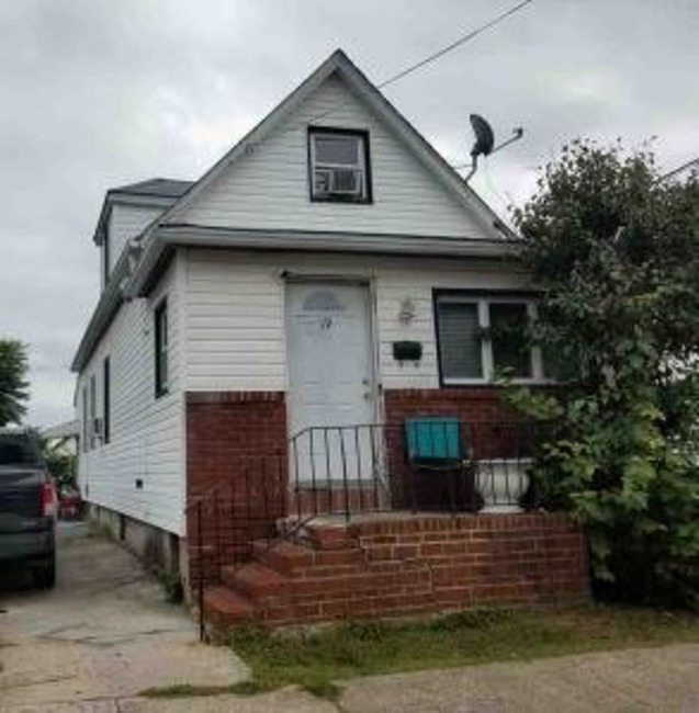 2nd Chance Foreclosure, 19 Doherty Avenue, Elmont, NY 11003