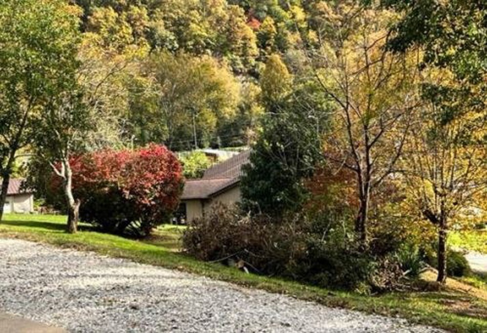 2nd Chance Foreclosure, 102 Stoffel Road, Elkview, WV 25071