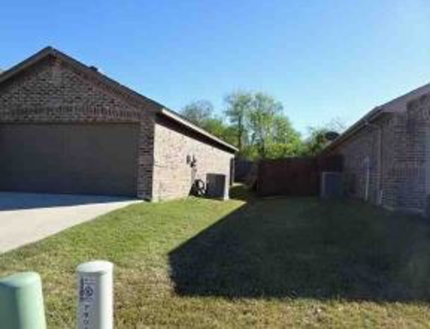 Foreclosure Trustee - Reported Vacant, 7845 Wilson Cliff Ct, White Settlement, TX 76108