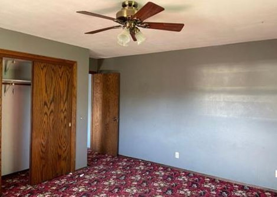 2nd Chance Foreclosure - Reported Vacant, 214 East Barry St, Glendive, MT 59330