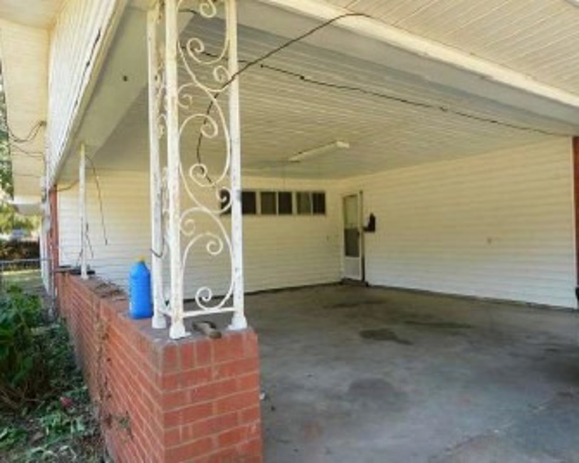2nd Chance Foreclosure - Reported Vacant, 608 S Cypress St, Vivian, LA 71082