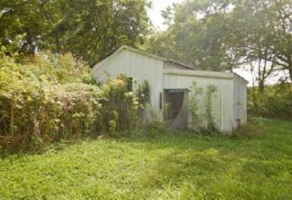 2nd Chance Foreclosure - Reported Vacant, 9501 New Harmony Rd, Poseyville, IN 47633