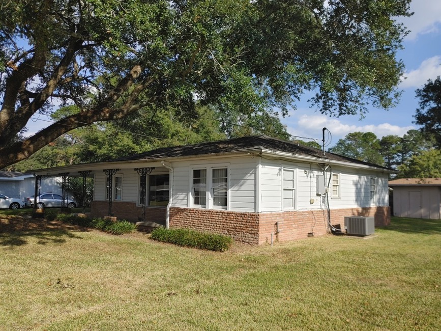 Bank Owned, 306 Victory Dr, New Iberia, LA 70563