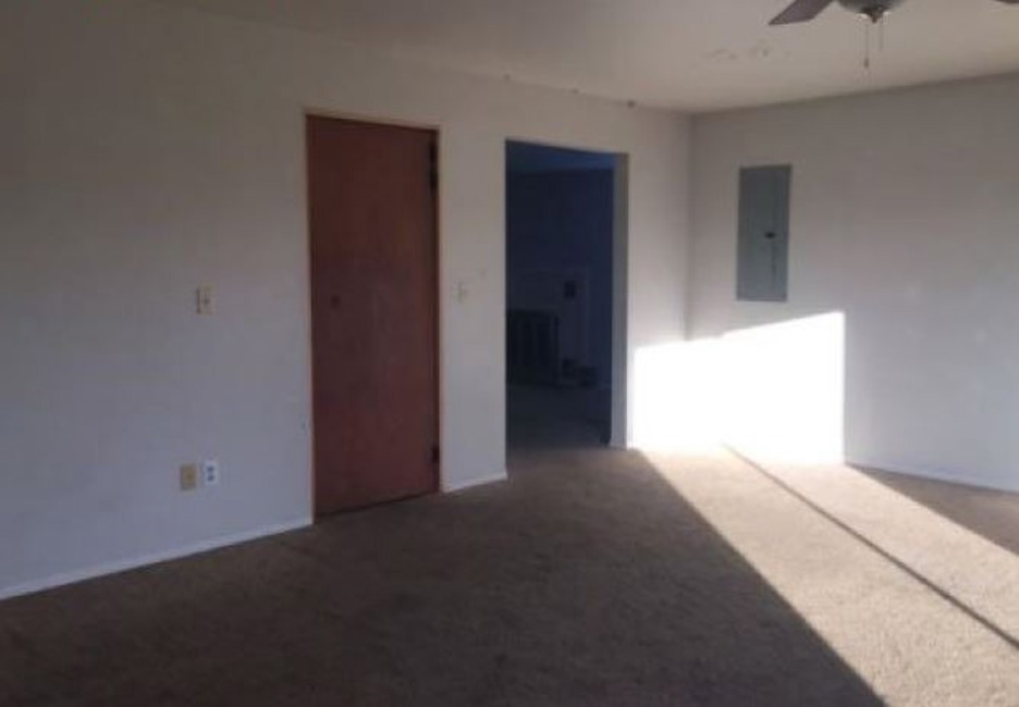 2nd Chance Foreclosure - Reported Vacant, 1208 S 38th Ave, Yakima, WA 98902