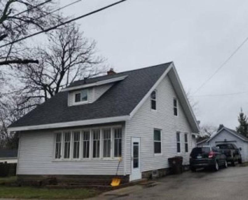 228 W Grand River Rd, berville, MI Auction Property For Sale