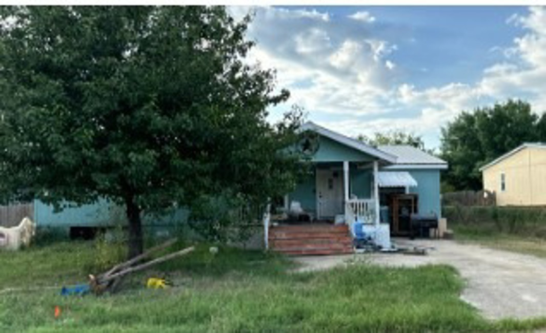 12140 Eidelweiss Dr, La Coste, TX Auction Property For Sale