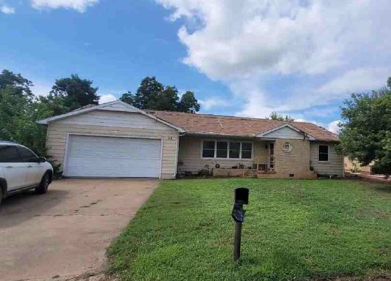 Hillcrest St, Perry, OK 73077 #1