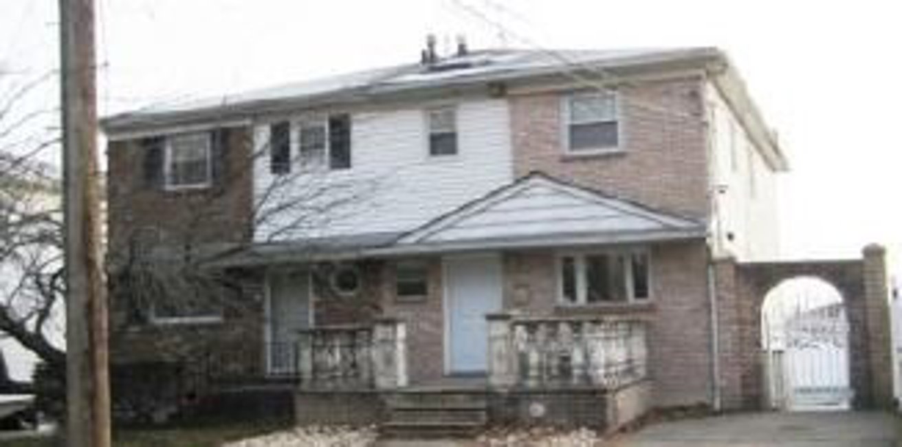 Foreclosure Trustee, 205 Riedel Ave, Staten Island, NY 10306