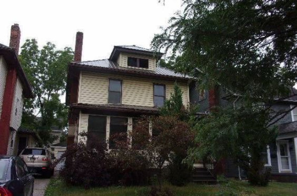 2nd Chance Foreclosure - Reported Vacant, 1105W Shiawassee St, Lansing, MI 48915