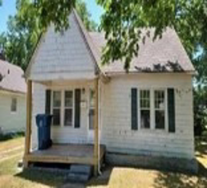 2nd Chance Foreclosure - Reported Vacant, 1411 W 6TH St, Coffeyville, KS 67337