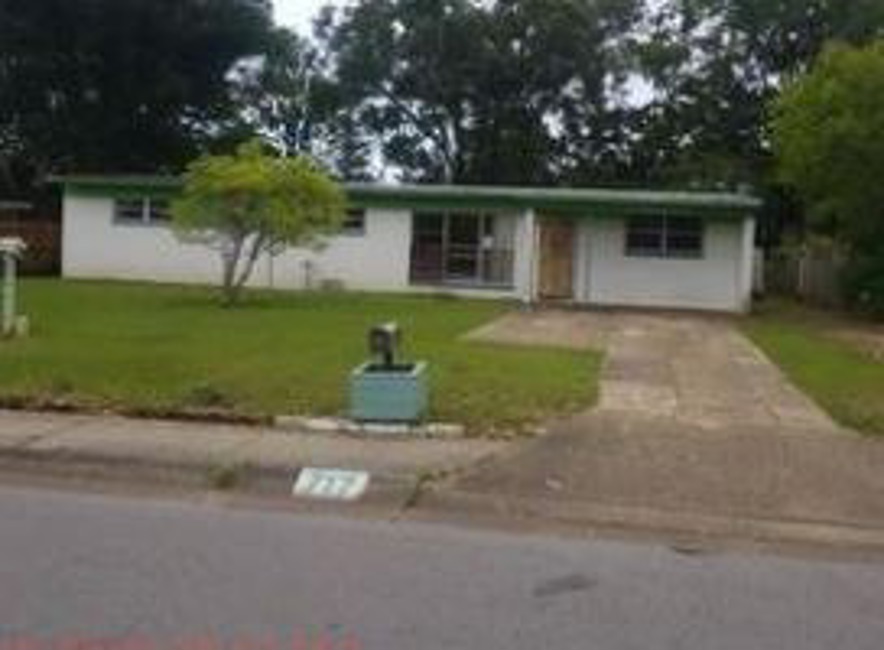 Bank Owned, 717 Woodland Dr, Pensacola, FL 32503