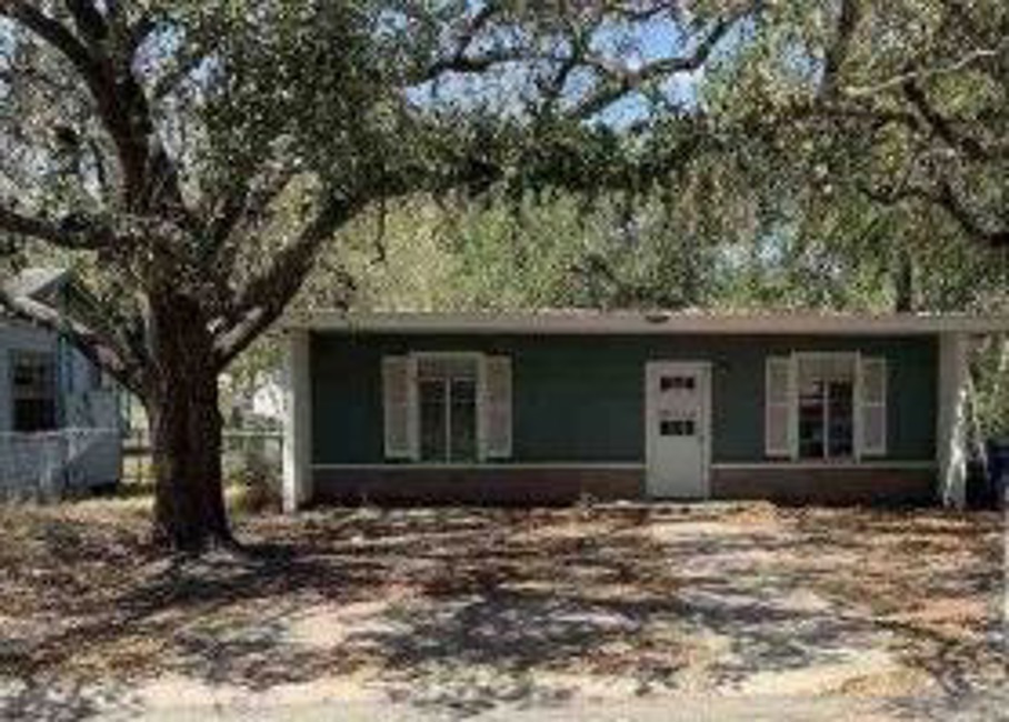 2nd Chance Foreclosure, 811N Archer St, Beeville, TX 78102