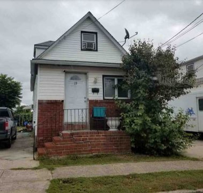 2nd Chance Foreclosure, 19 Doherty Avenue, Elmont, NY 11003