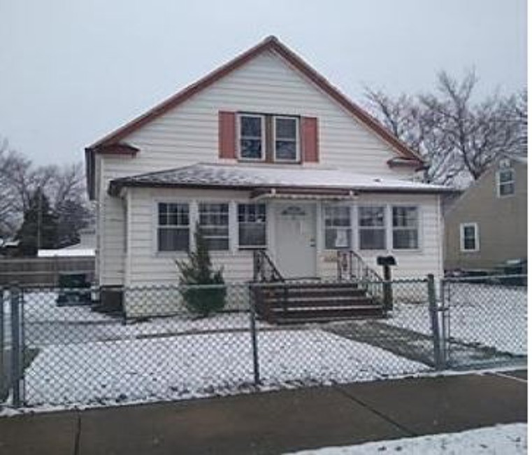 2nd Chance Foreclosure - Reported Vacant, 1002 Kelly Ave, Joliet, IL 60435