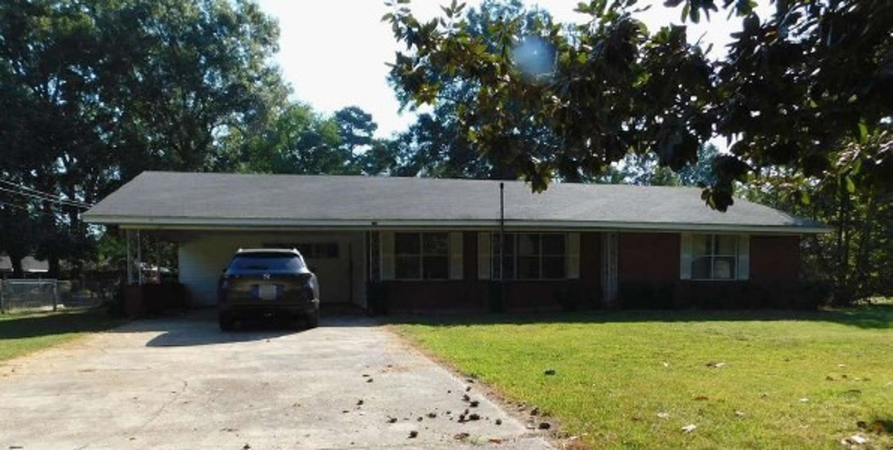 2nd Chance Foreclosure - Reported Vacant, 608 S Cypress St, Vivian, LA 71082