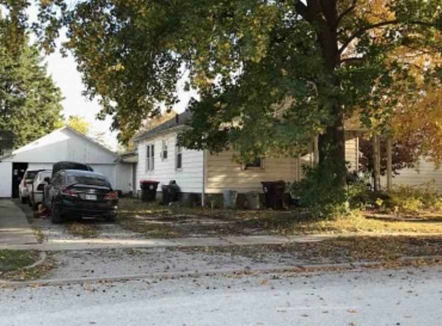 Foreclosure Trustee, 428 N Sherman St, Lincoln, IL 62656